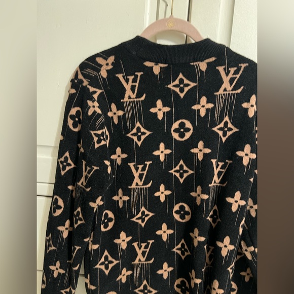 Sweater - Picture 2 of 3